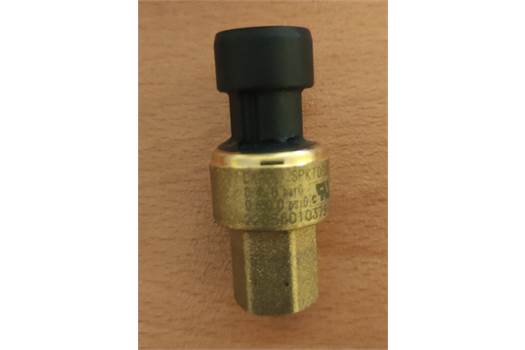 Carel SPKT00B6P0 0-5V 0-45.0b 1/4 SAE Ж Pressure Sensor